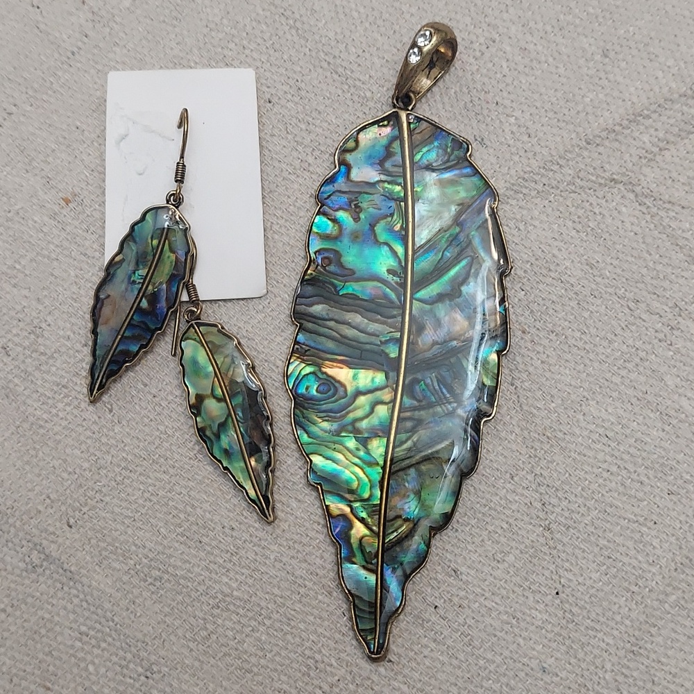 Pendant and earrings